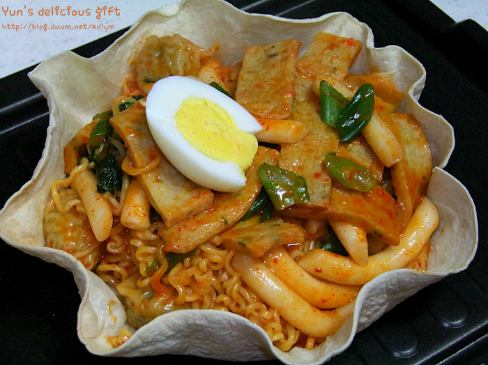 또띠아와 치즈의 유혹!!~ 바람난 라볶이