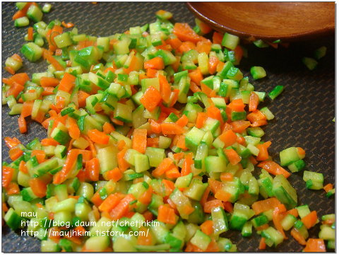 아삭아삭~ 연근 야채 주먹밥