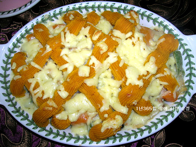 감자를 넣어 든든한 감자 홍합 그라탱