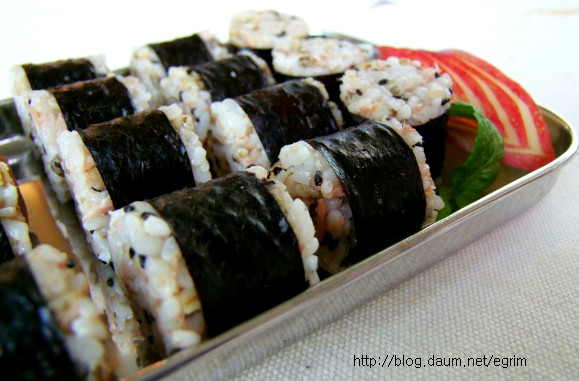 돌돌말이김밥 이미지