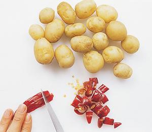 포실포실 탱탱한 알감자 조림 만들기 . 