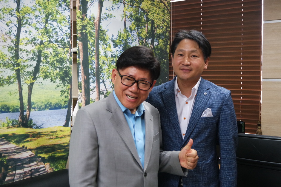 속사포의 달인, 시사풍자 개그의 원조 코미디언 엄용수 인터뷰