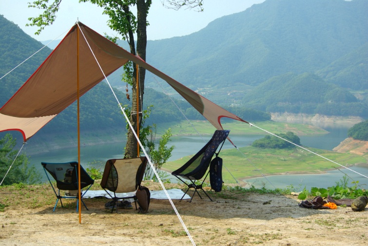 충주 퀸스타운캠핑장 천혜의 자연경관, 그러나 미완의 캠핑장