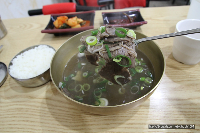 수유시장 옛곰탕집, “화학조미료 전혀 안 쓴 진짜 곰탕이에요”