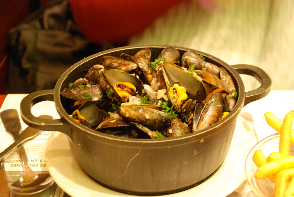 프랑스 파리~ 맛집, 레옹드브뤼쉘(leon de bruxelles) 홍합요리~