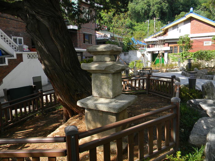 시흥동 탑골에 숨겨진 오래된 향나무와 3층석탑 (시흥동3층석탑)