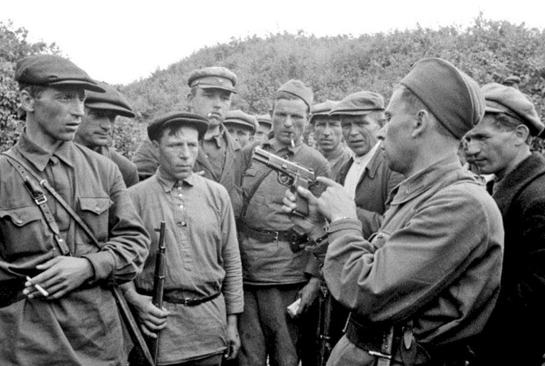 소련 빨치산의 관 - Soviet Partisan's  Coffin 