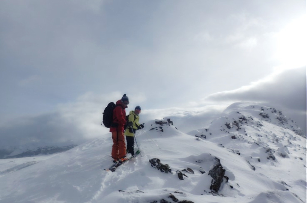 Twin Cairns(Jan 13,2018)